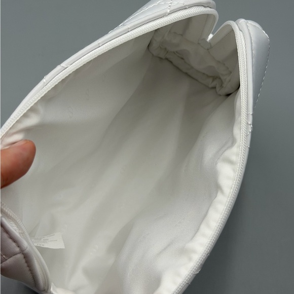 Dior White Cosmetic Pouch - Picture 3 of 3